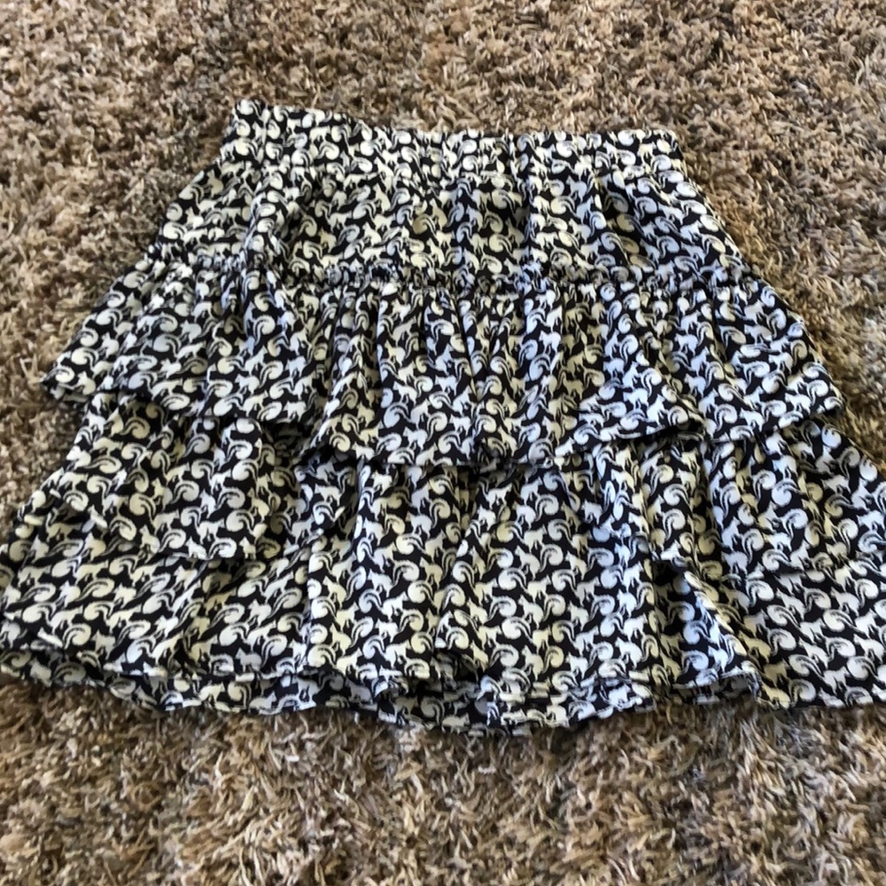 🦋$5/$25 Squirrel pattern skirt